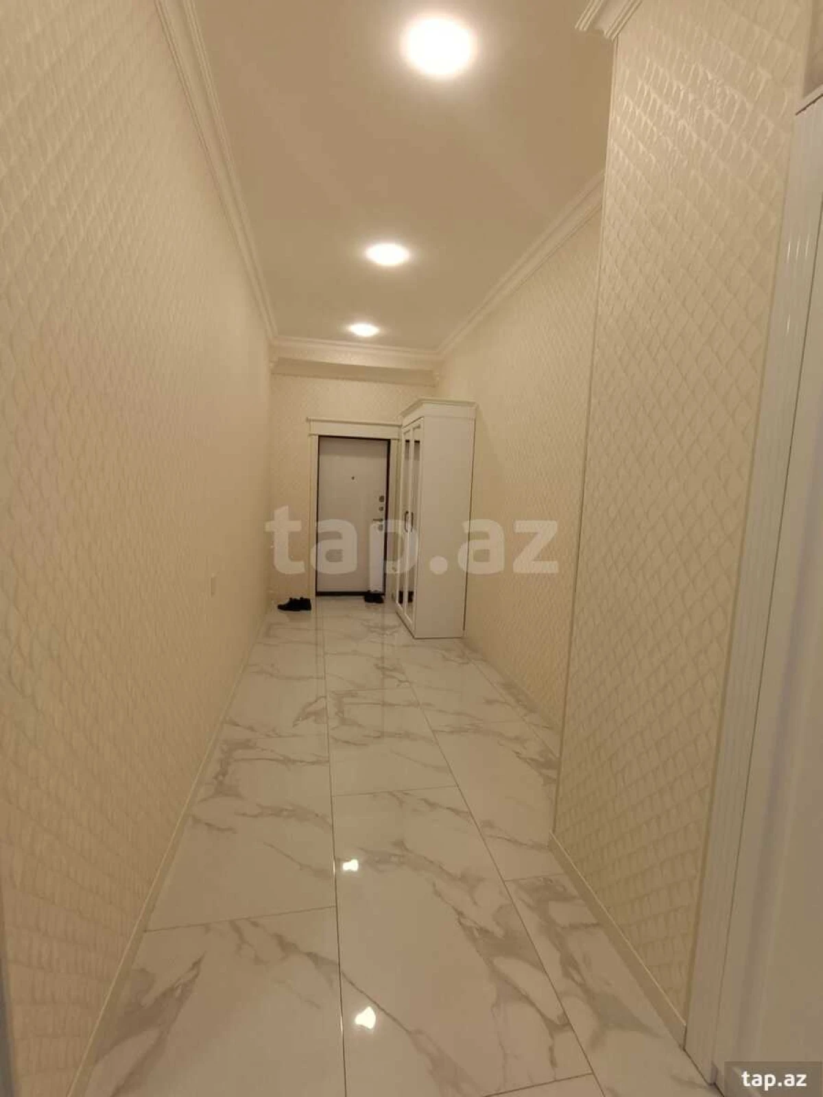 Kirayə verilir 4 otaqlı yeni tikili 130 m²