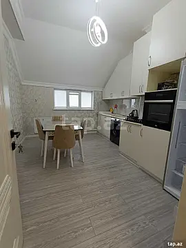 Kirayə verilir 4 otaqlı yeni tikili 130 m²