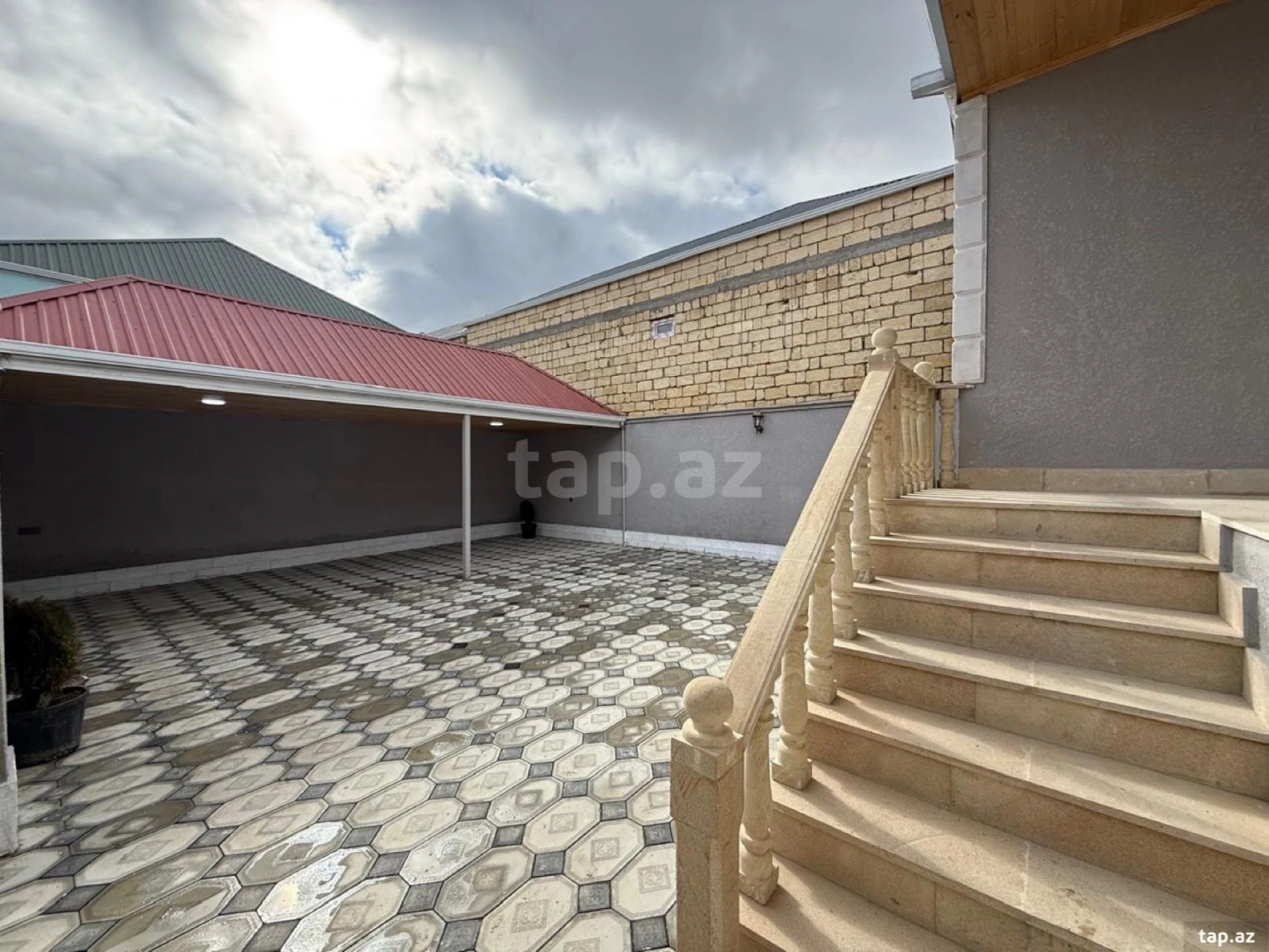 Satılır 3 otaqlı həyət evi