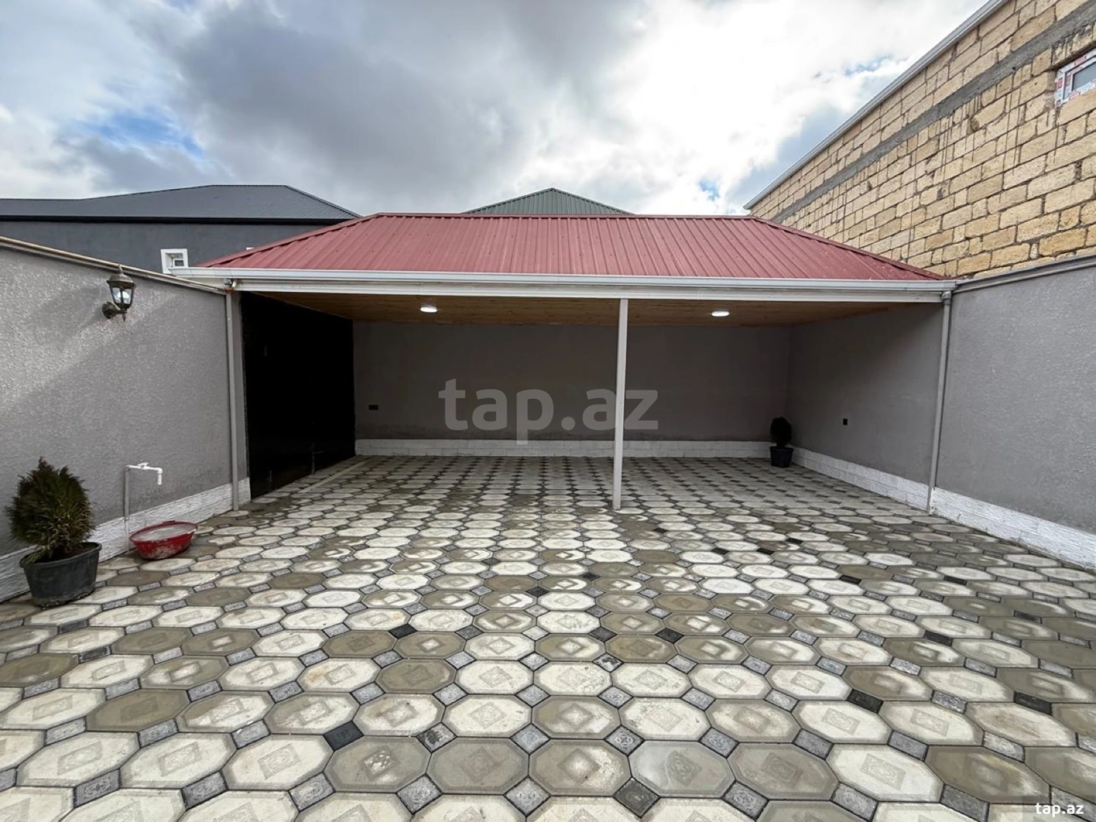 Satılır 3 otaqlı həyət evi