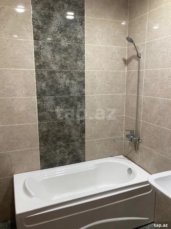 Kirayə verilir 2 otaqlı yeni tikili 78 m²