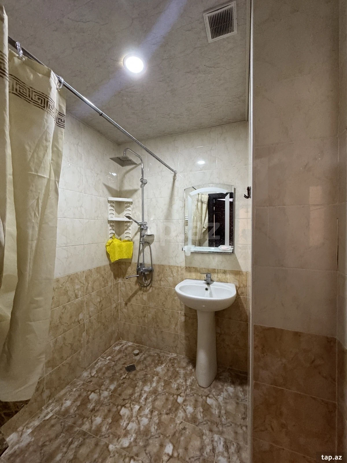 Kirayə verilir 2 otaqlı yeni tikili 80 m²