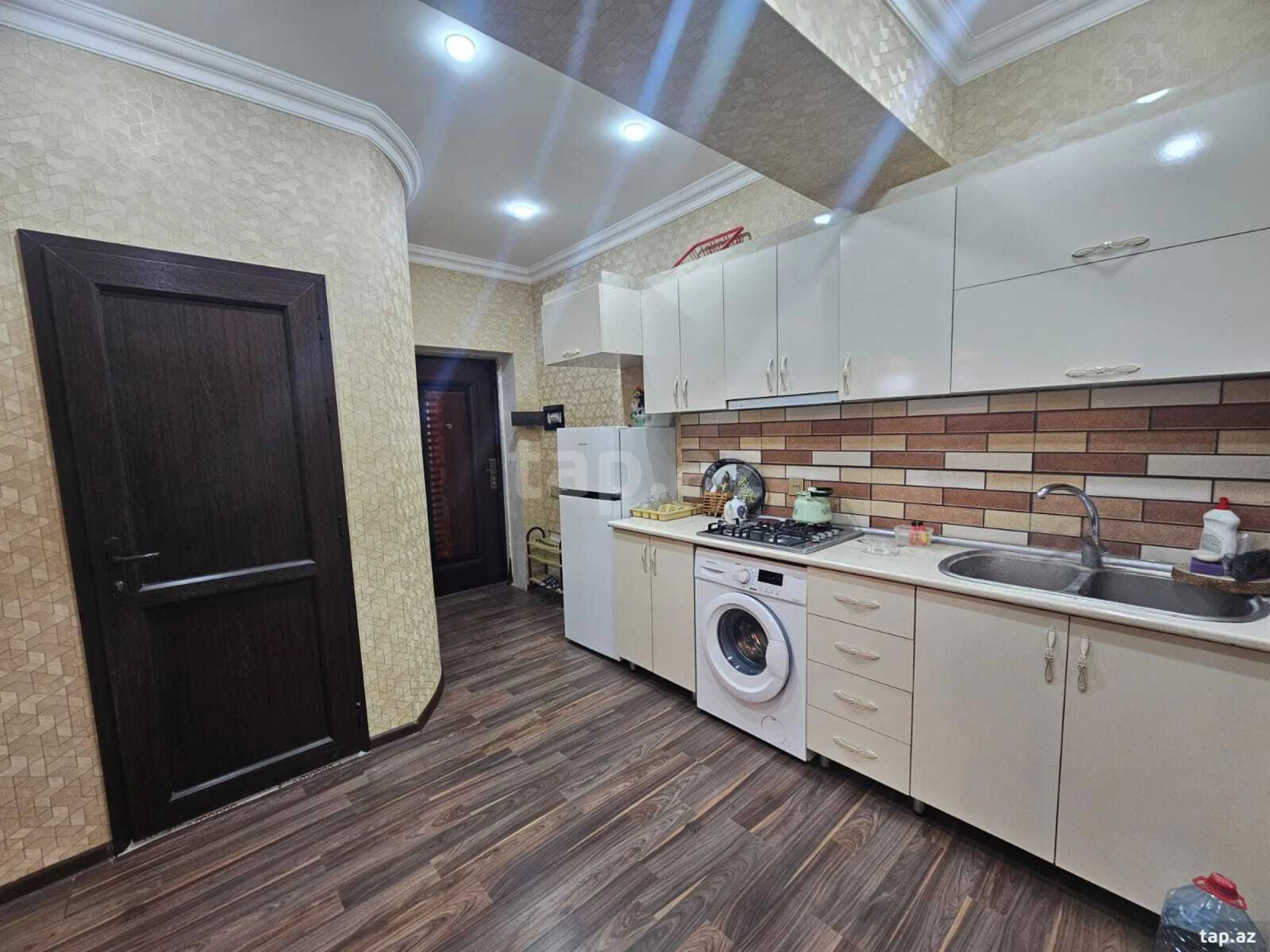 Kirayə verilir 2 otaqlı yeni tikili 90 m²