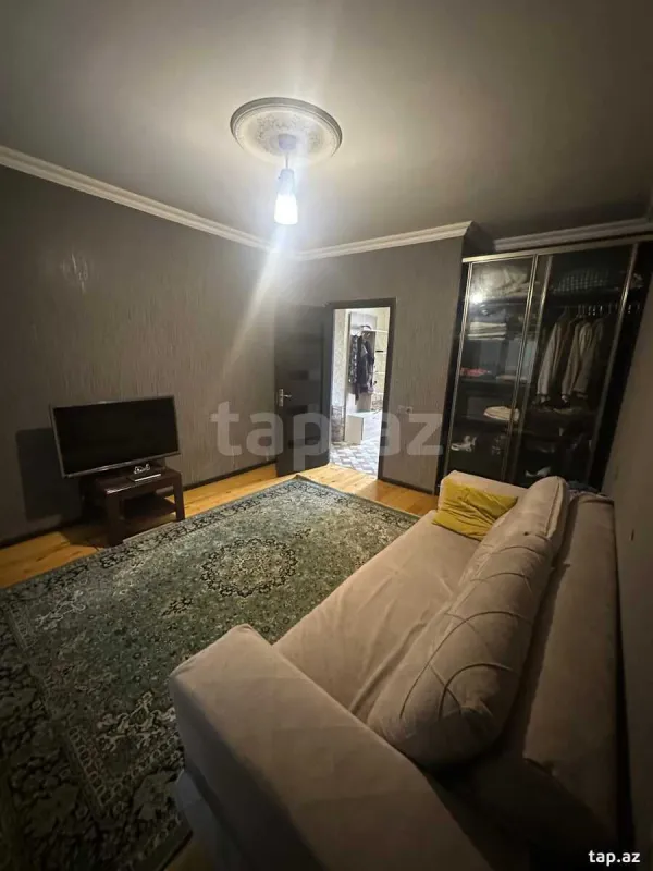 Satılır 5 otaqlı həyət evi