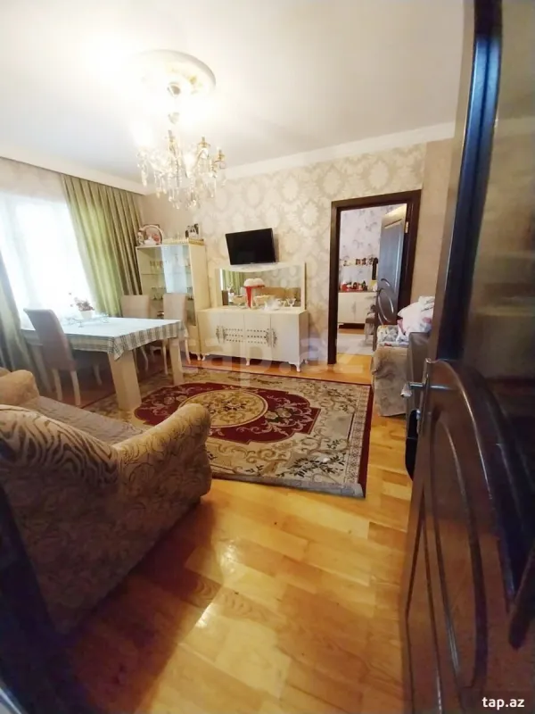 Satılır 4 otaqlı mənzil 105 m²
