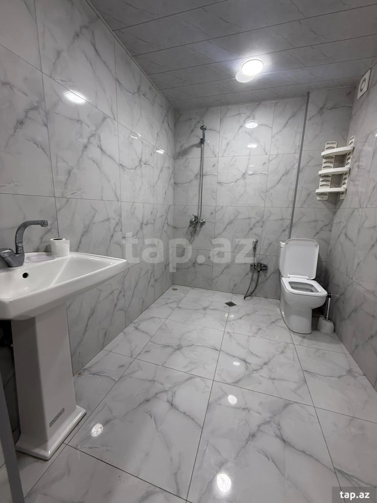 Kirayə verilir 2 otaqlı yeni tikili 50 m²