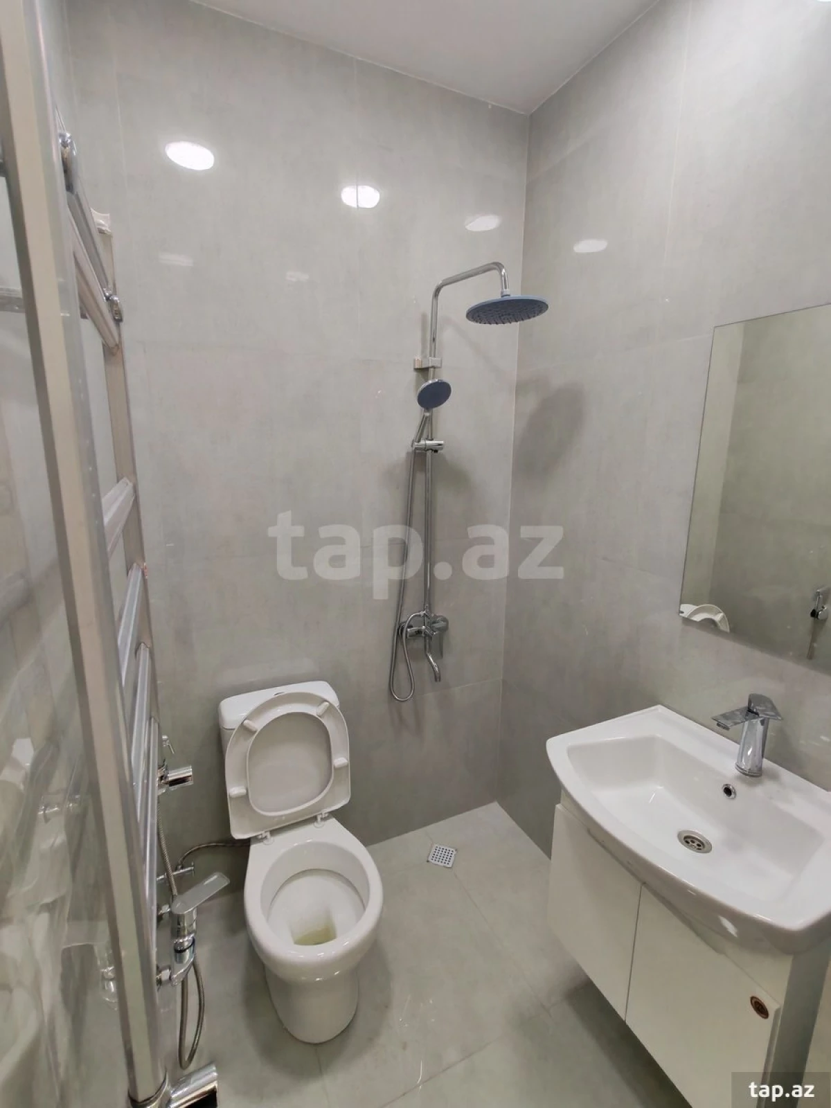 Kirayə verilir 2 otaqlı yeni tikili 45.5 m²