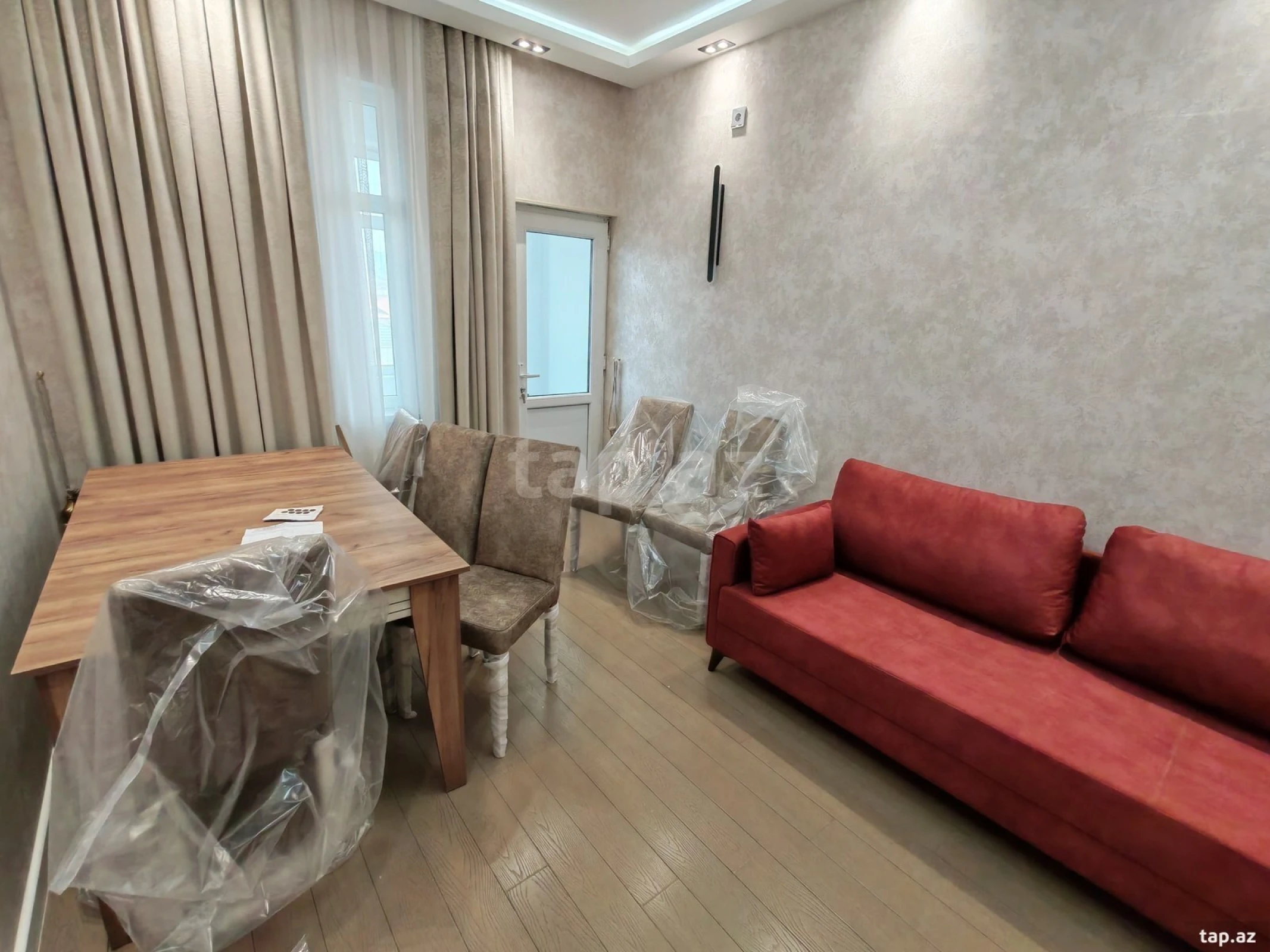 Kirayə verilir 2 otaqlı yeni tikili 45.5 m²