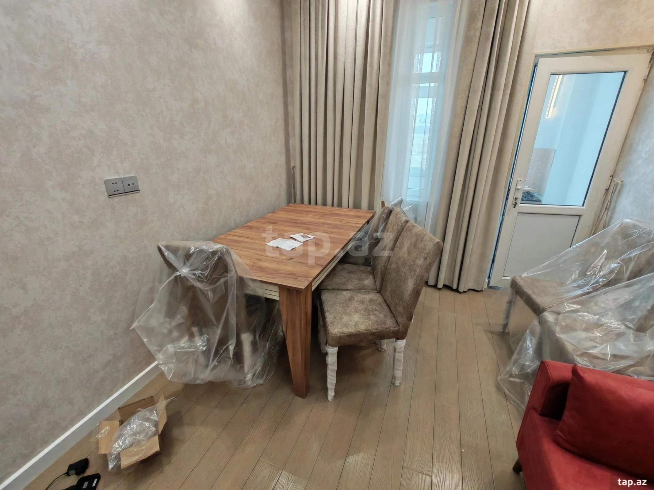 Kirayə verilir 2 otaqlı yeni tikili 45.5 m²