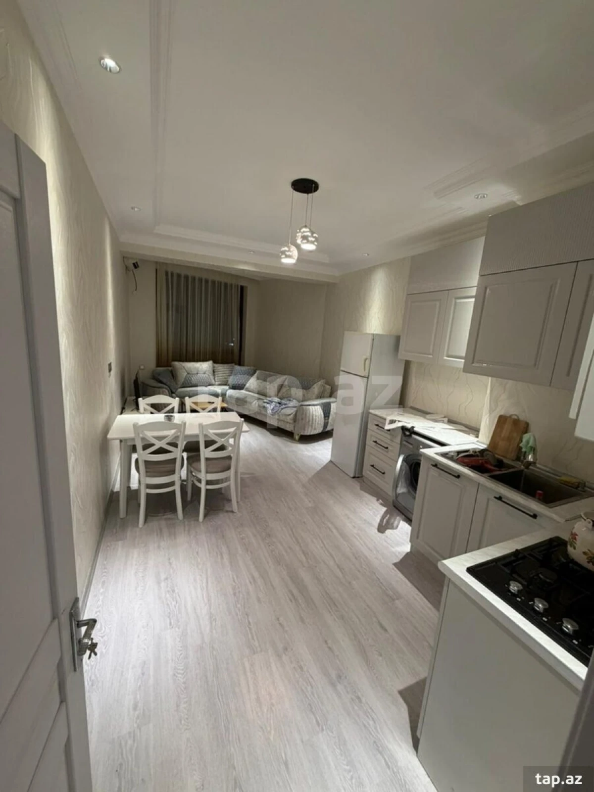 Kirayə verilir 2 otaqlı yeni tikili 76 m²