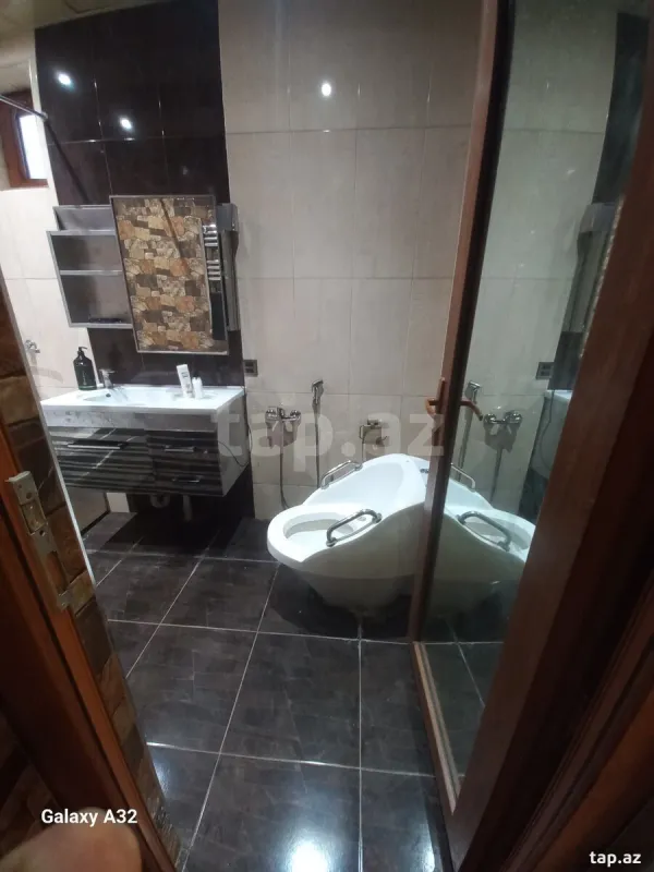 Kirayə verilir 7 otaqlı həyət evi