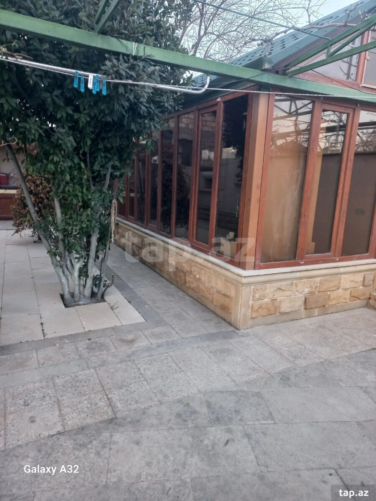 Kirayə verilir 7 otaqlı həyət evi