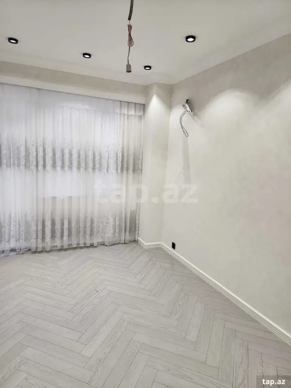 Satılır 3 otaqlı yeni tikili 82 m²