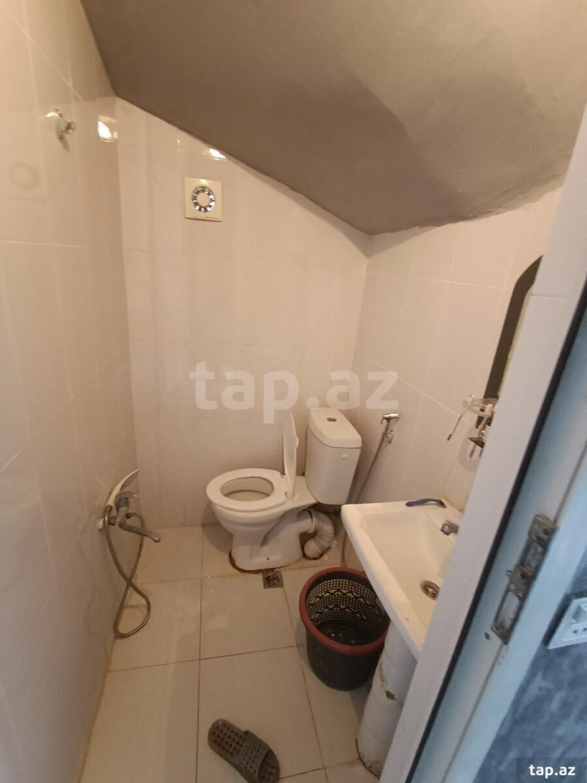 Satılır 5 otaqlı həyət evi