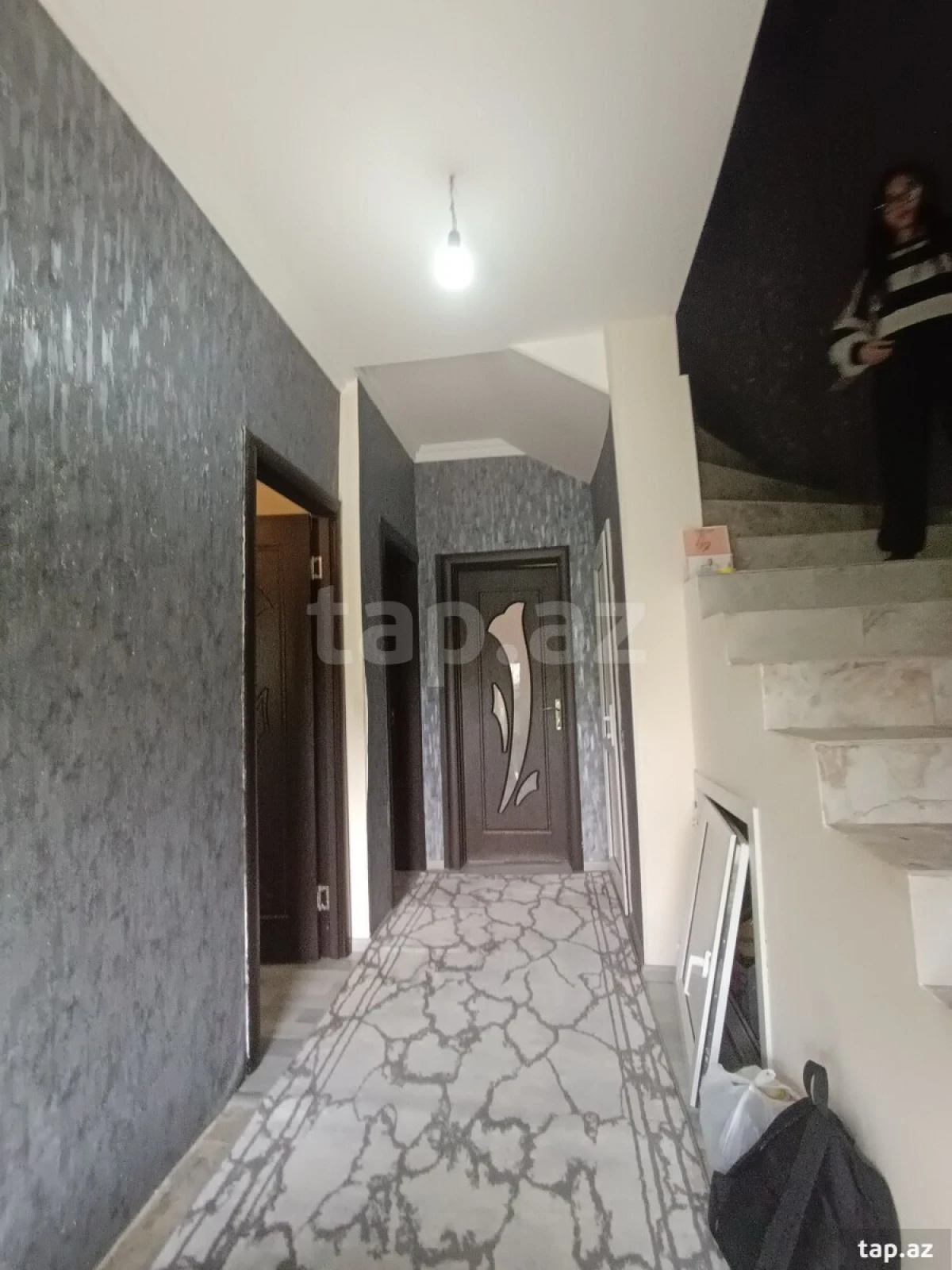 Satılır 5 otaqlı həyət evi