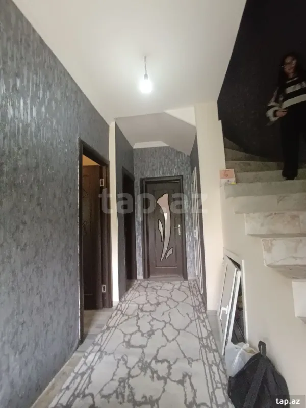 Satılır 5 otaqlı həyət evi