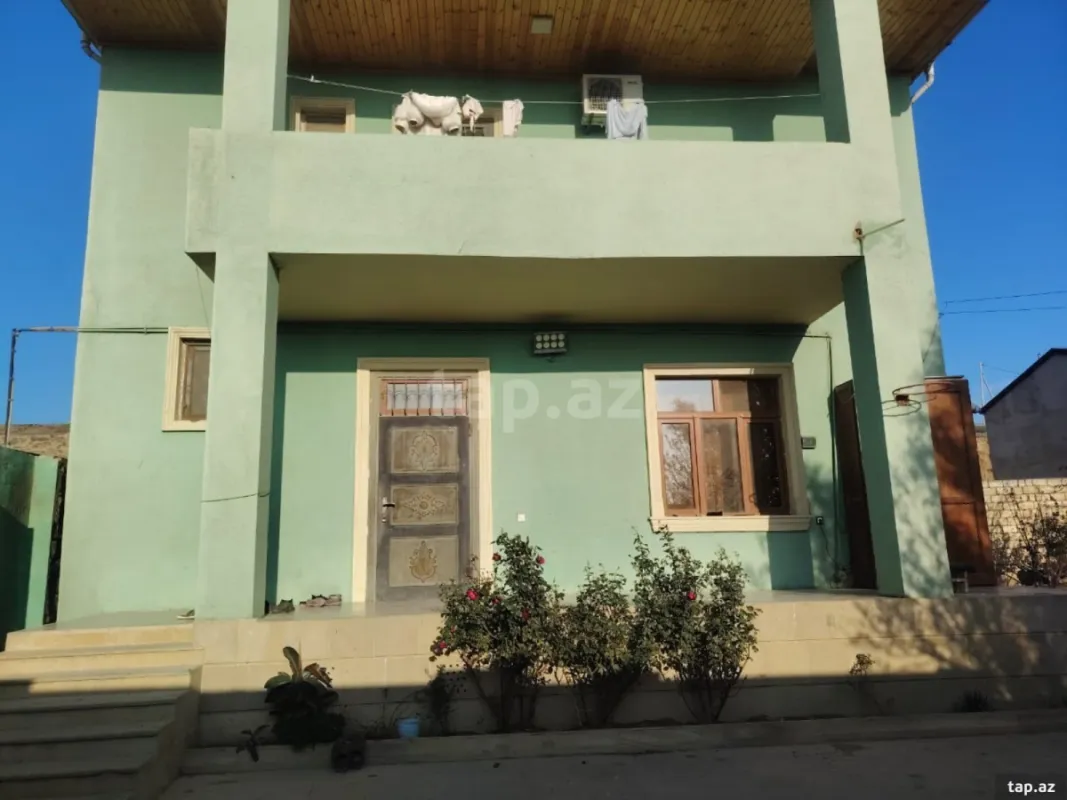 Satılır 4 otaqlı həyət evi 160 m²