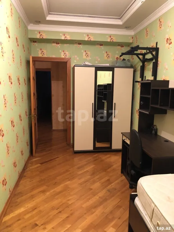 Kirayə verilir 3 otaqlı yeni tikili 120 m²