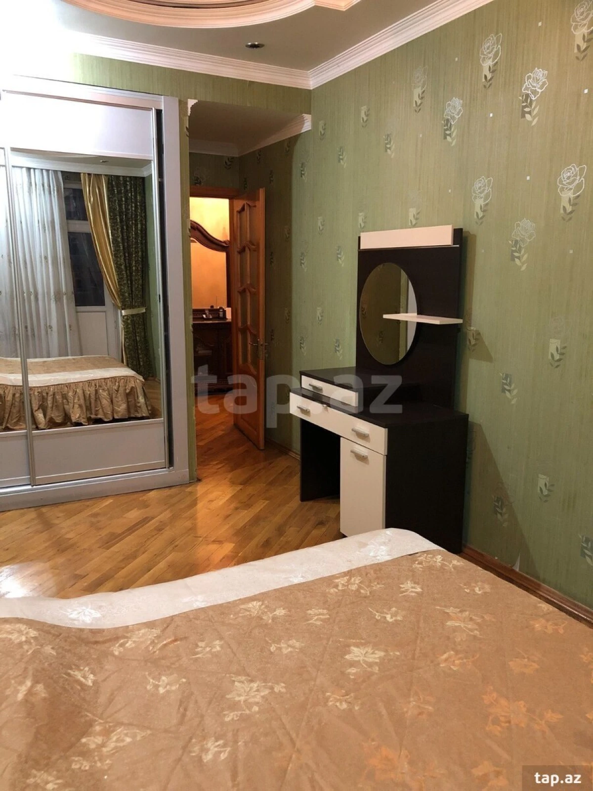 Kirayə verilir 3 otaqlı yeni tikili 120 m²