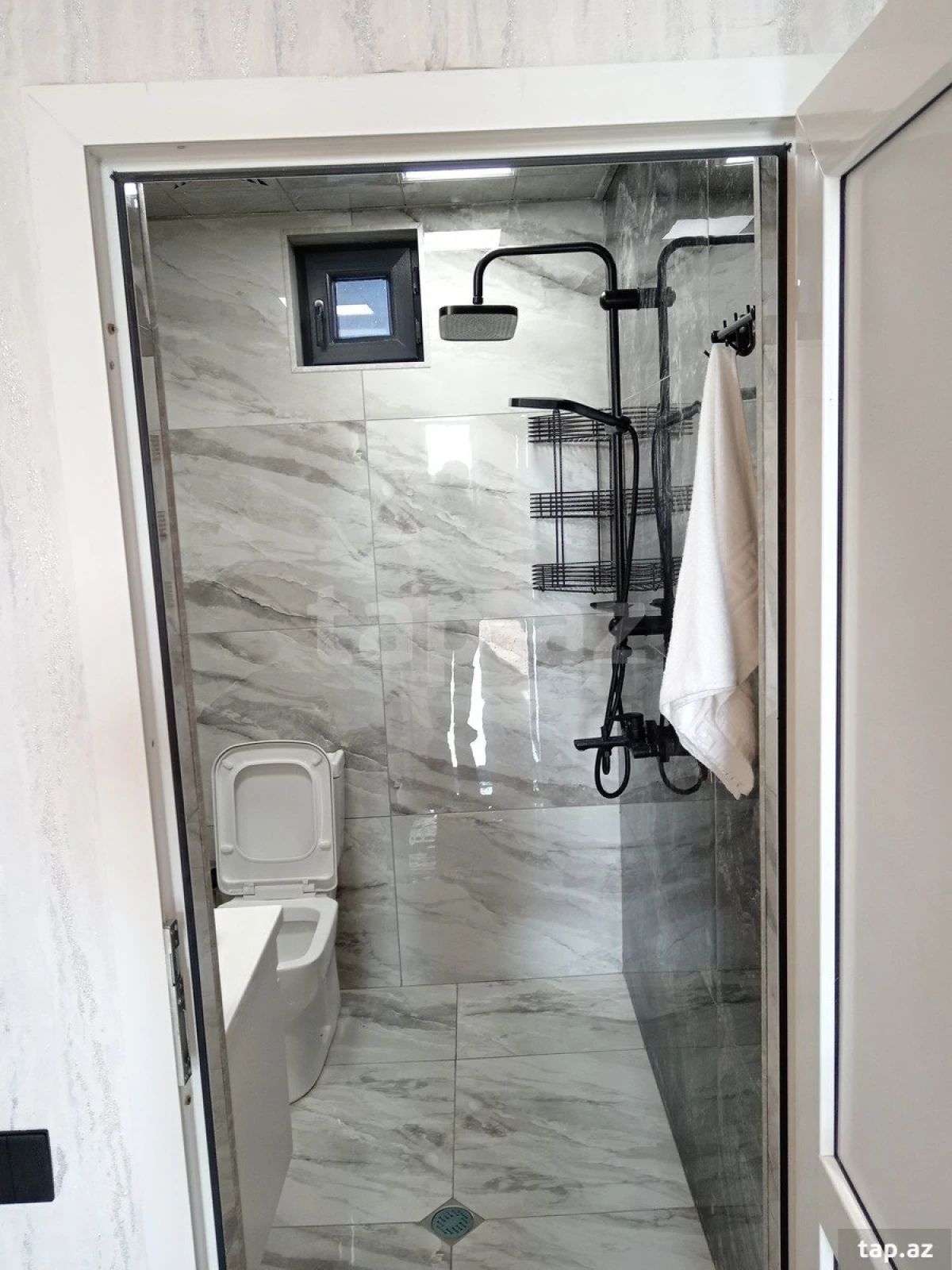 Kirayə verilir 5 otaqlı həyət evi