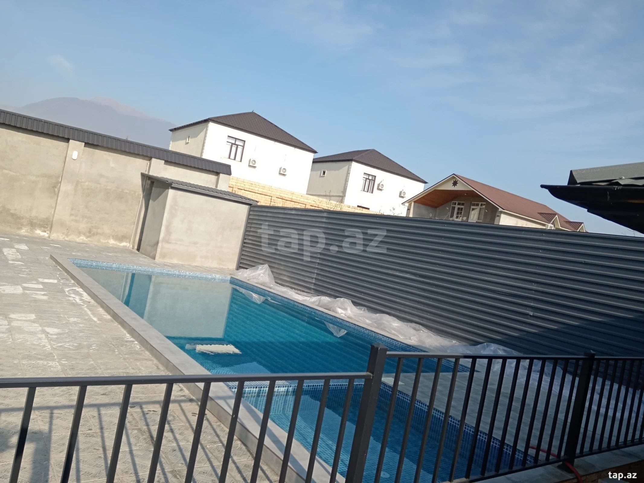 Kirayə verilir 5 otaqlı həyət evi