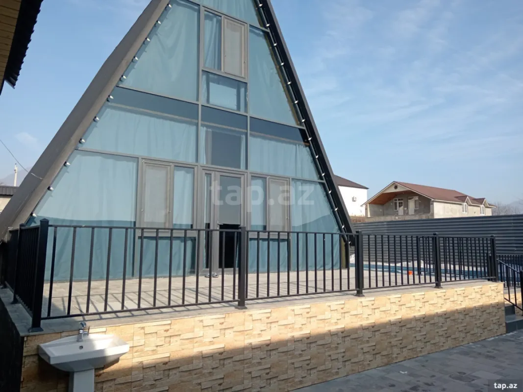 Kirayə verilir 5 otaqlı həyət evi