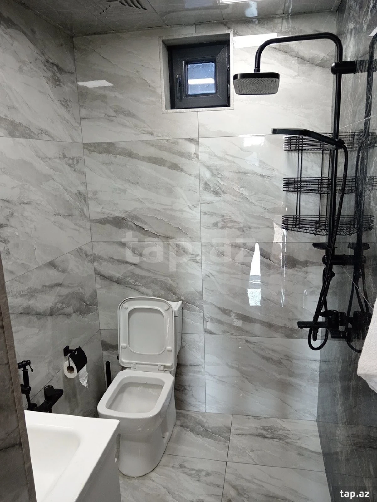 Kirayə verilir 5 otaqlı həyət evi