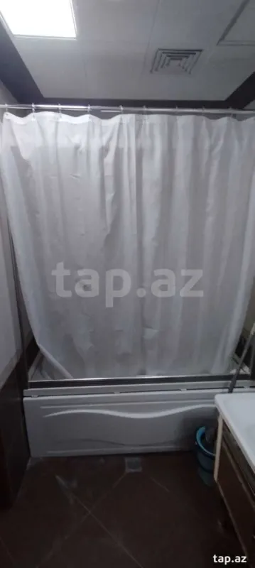 Kirayə verilir 3 otaqlı yeni tikili 105 m²