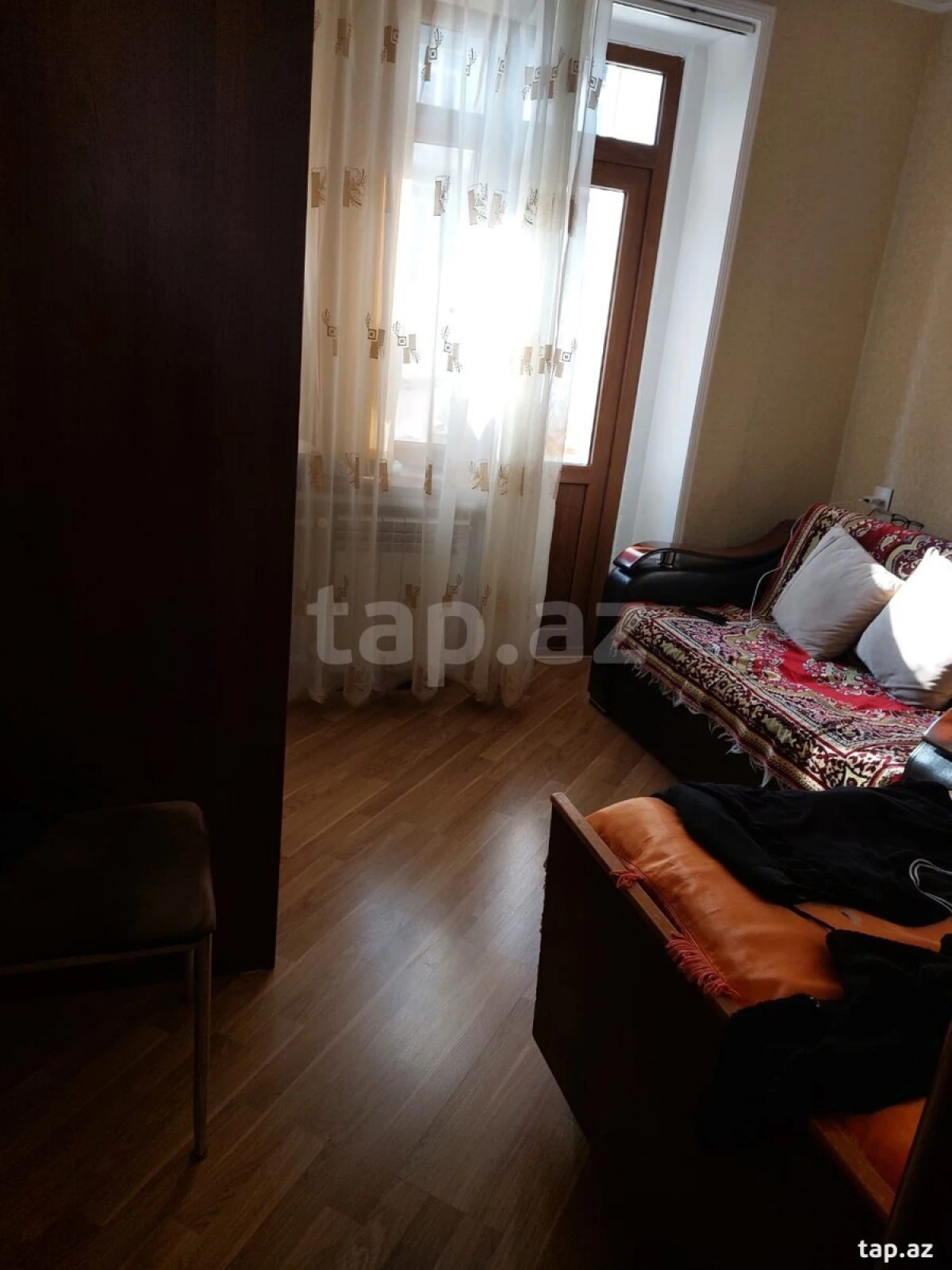 Satılır 5 otaqlı mənzil 110 m²