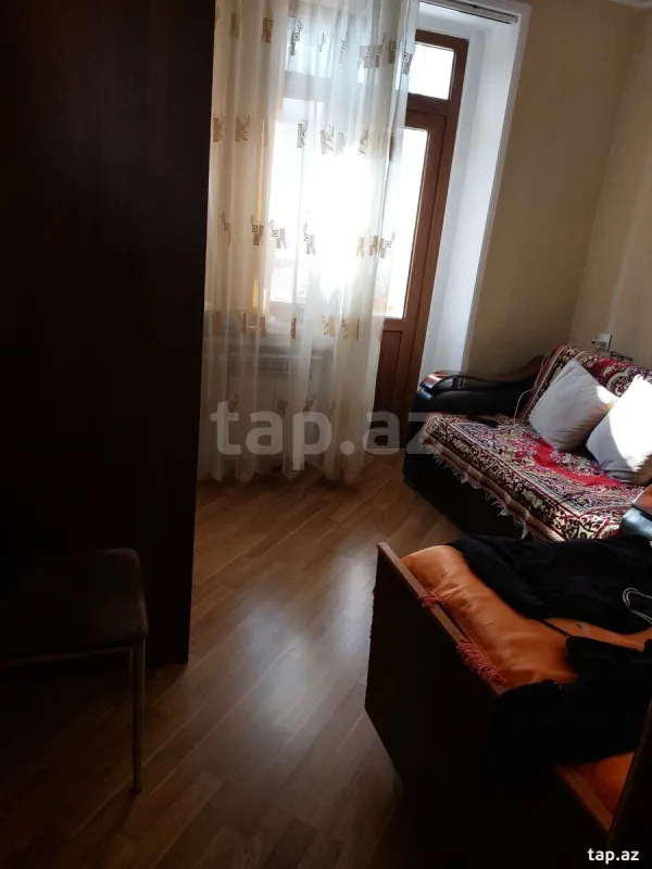 Satılır 5 otaqlı mənzil 110 m²