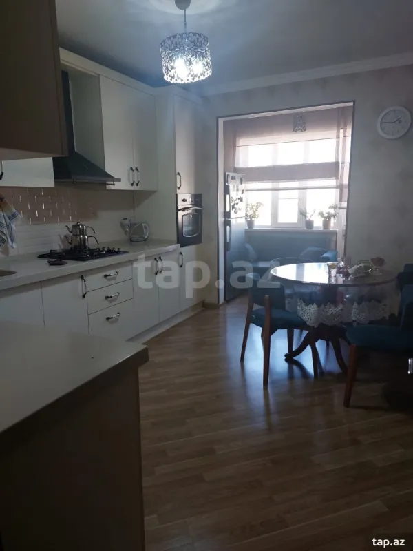 Satılır 5 otaqlı mənzil 110 m²