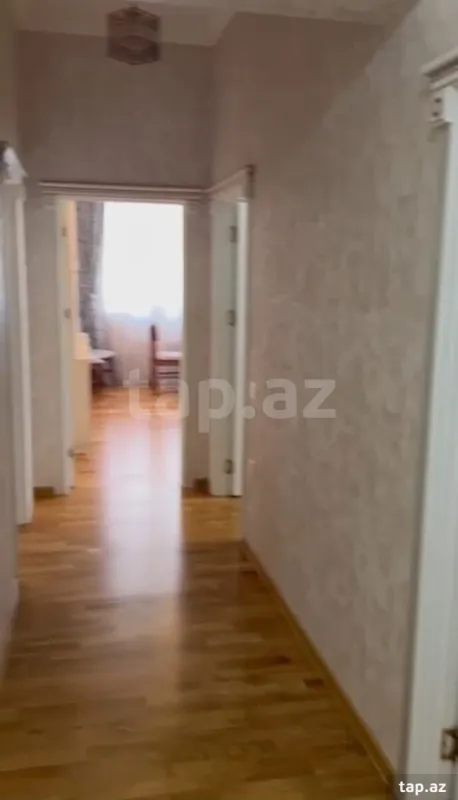 Satılır 3 otaqlı yeni tikili 127 m²