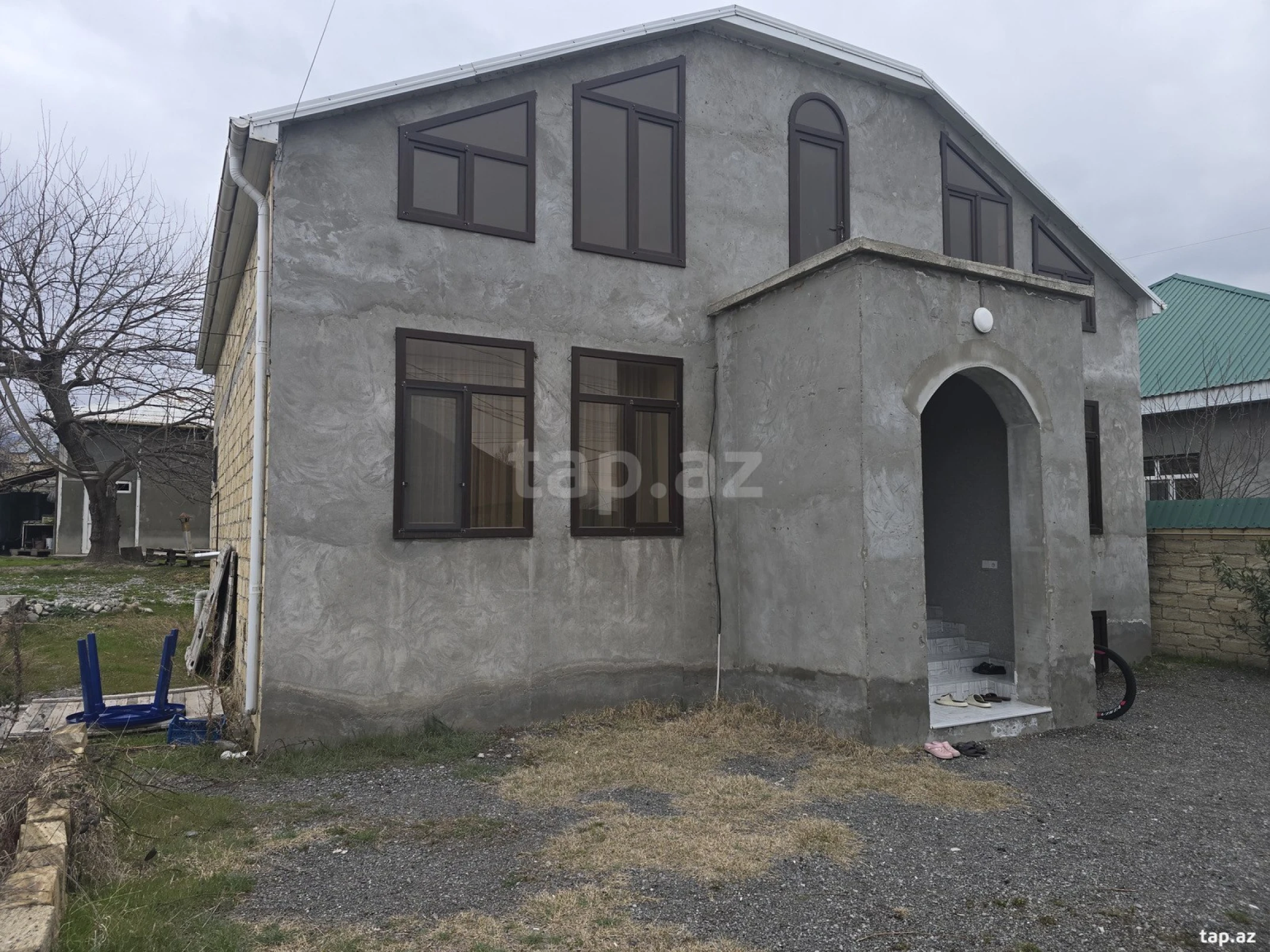 Satılır 3 otaqlı həyət evi
