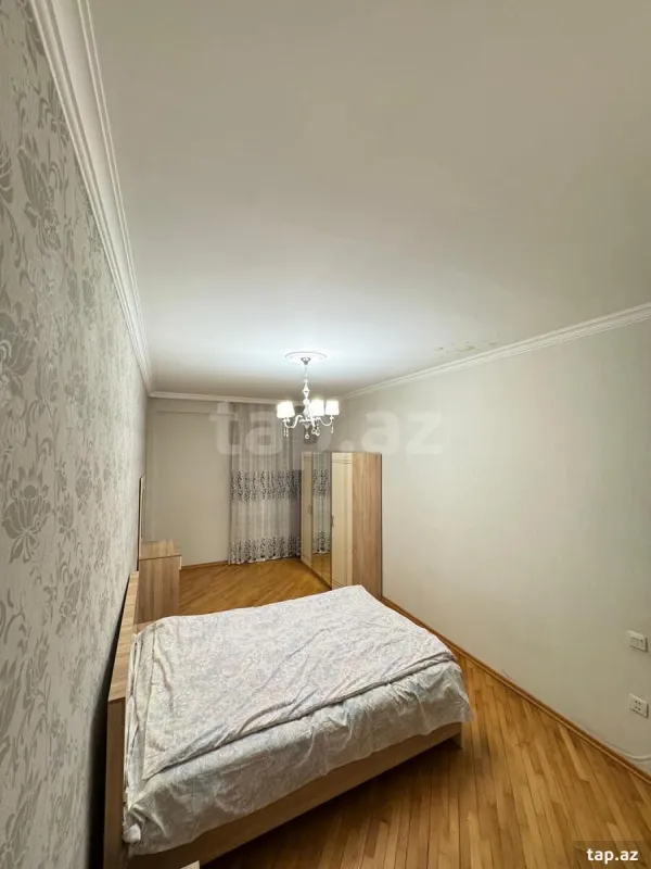 Kirayə verilir 3 otaqlı yeni tikili 162 m²