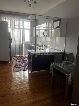 Kirayə verilir 3 otaqlı yeni tikili 100 m²