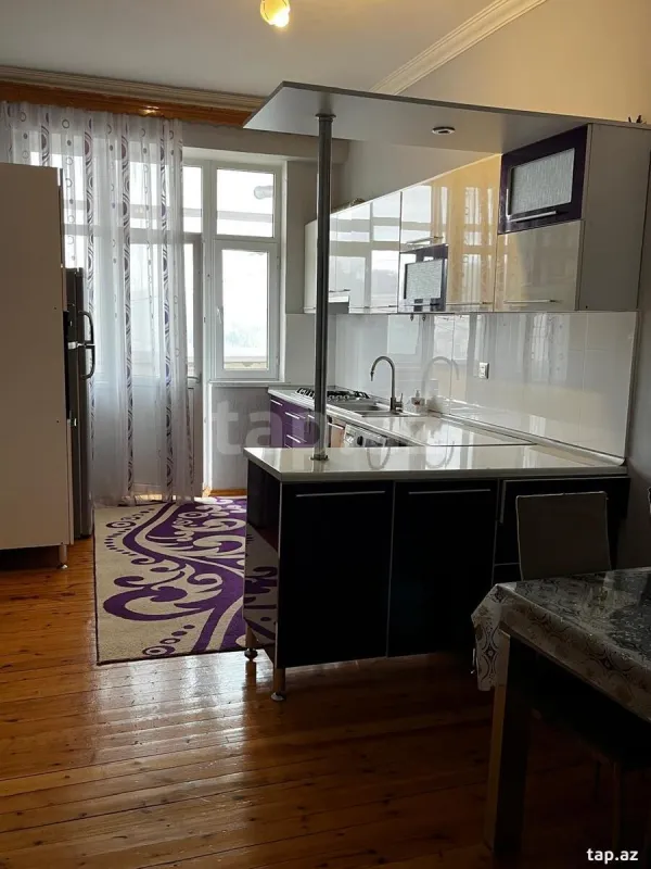 Kirayə verilir 3 otaqlı yeni tikili 100 m²