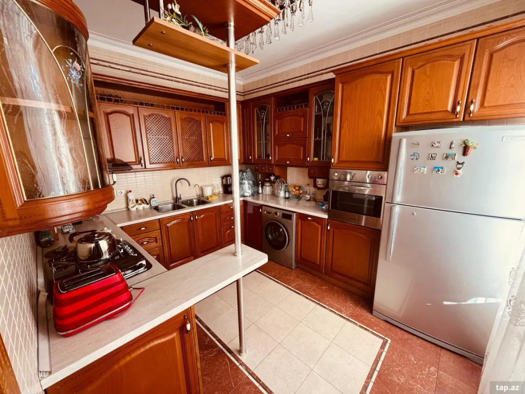 Satılır 5 otaqlı yeni tikili 190 m²