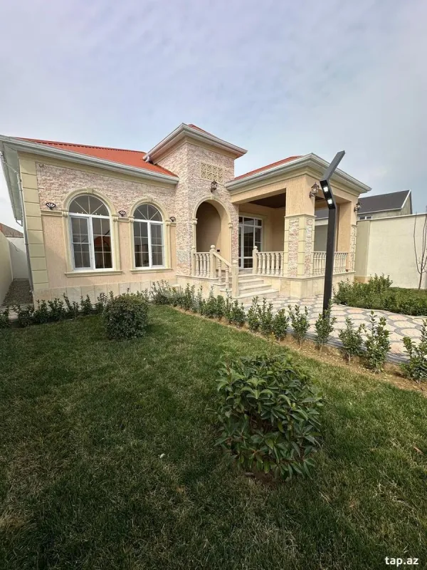 Satılır 4 otaqlı həyət evi