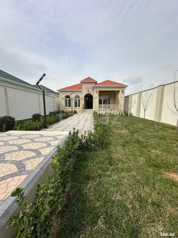 Satılır 4 otaqlı həyət evi