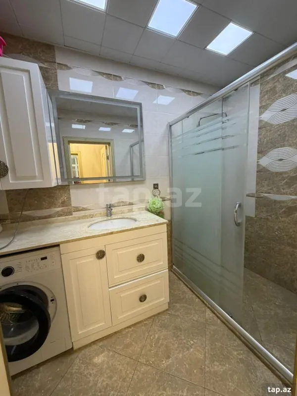 Kirayə verilir 3 otaqlı yeni tikili 110 m²