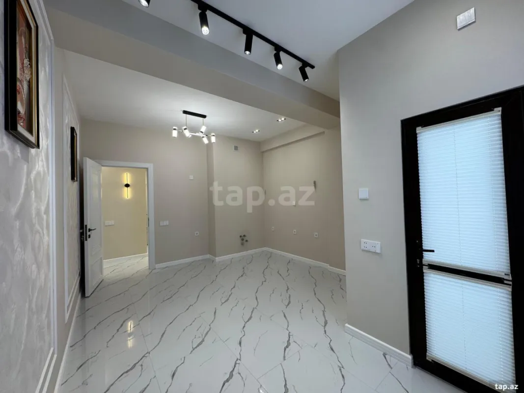 Satılır 3 otaqlı mənzil 110 m²
