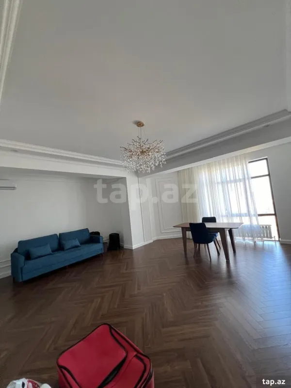 Kirayə verilir 2 otaqlı yeni tikili 105 m²