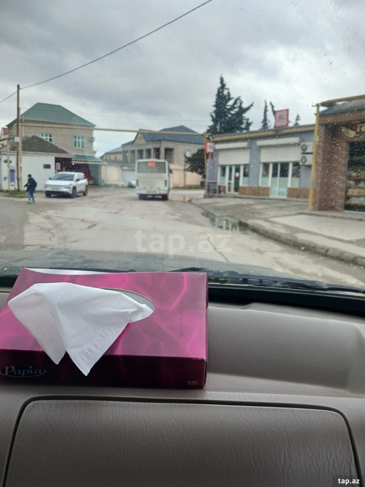 Satılır 3 otaqlı həyət evi