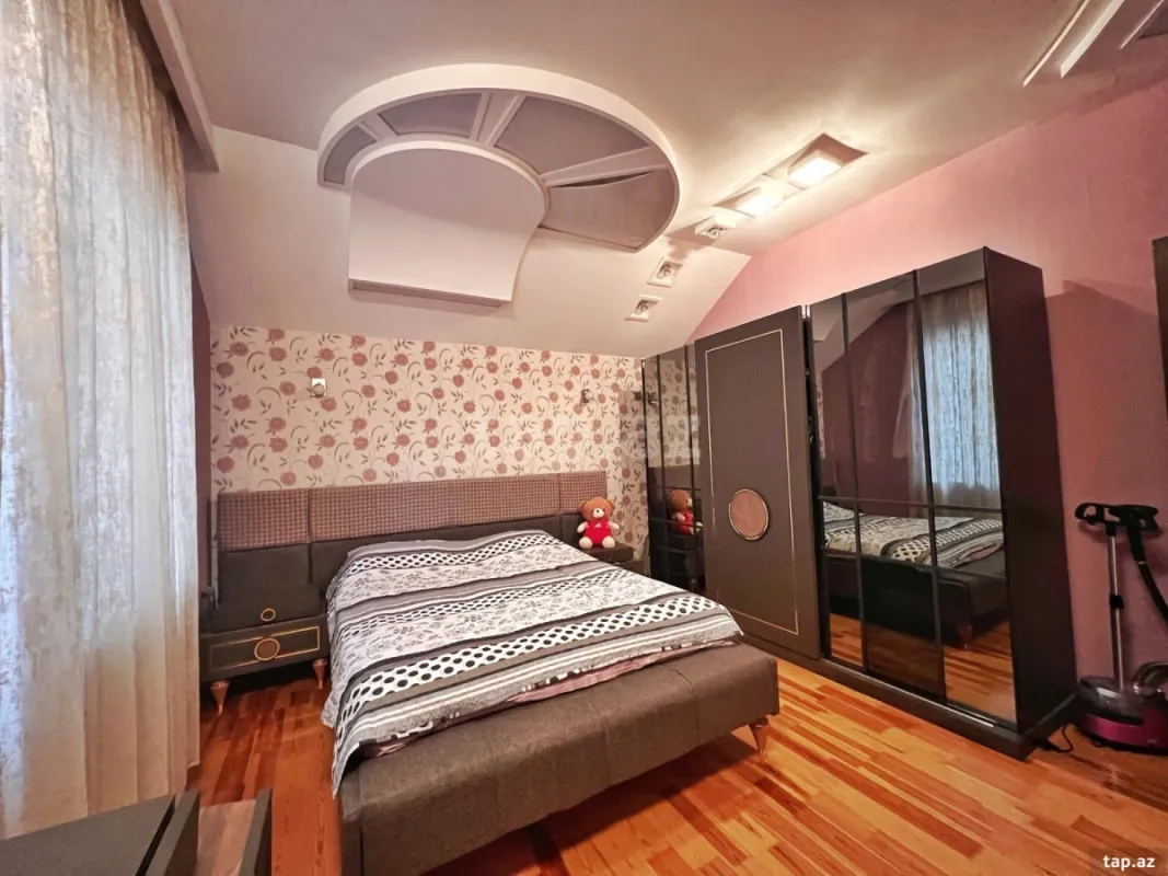 Satılır 5 otaqlı həyət evi