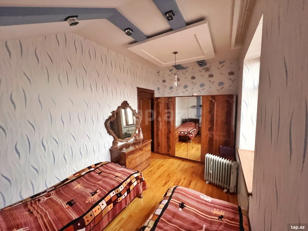 Satılır 5 otaqlı həyət evi