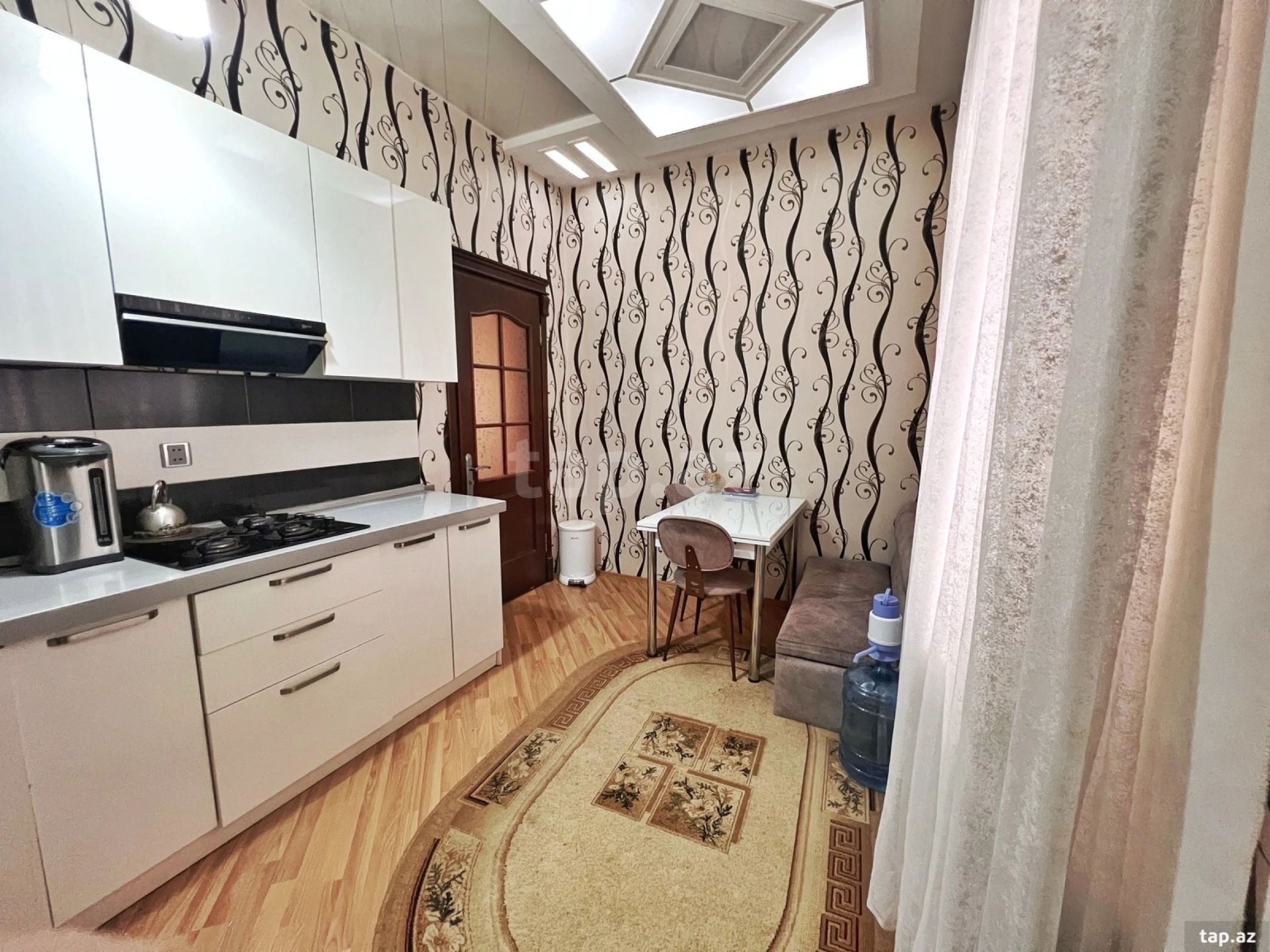 Satılır 5 otaqlı həyət evi