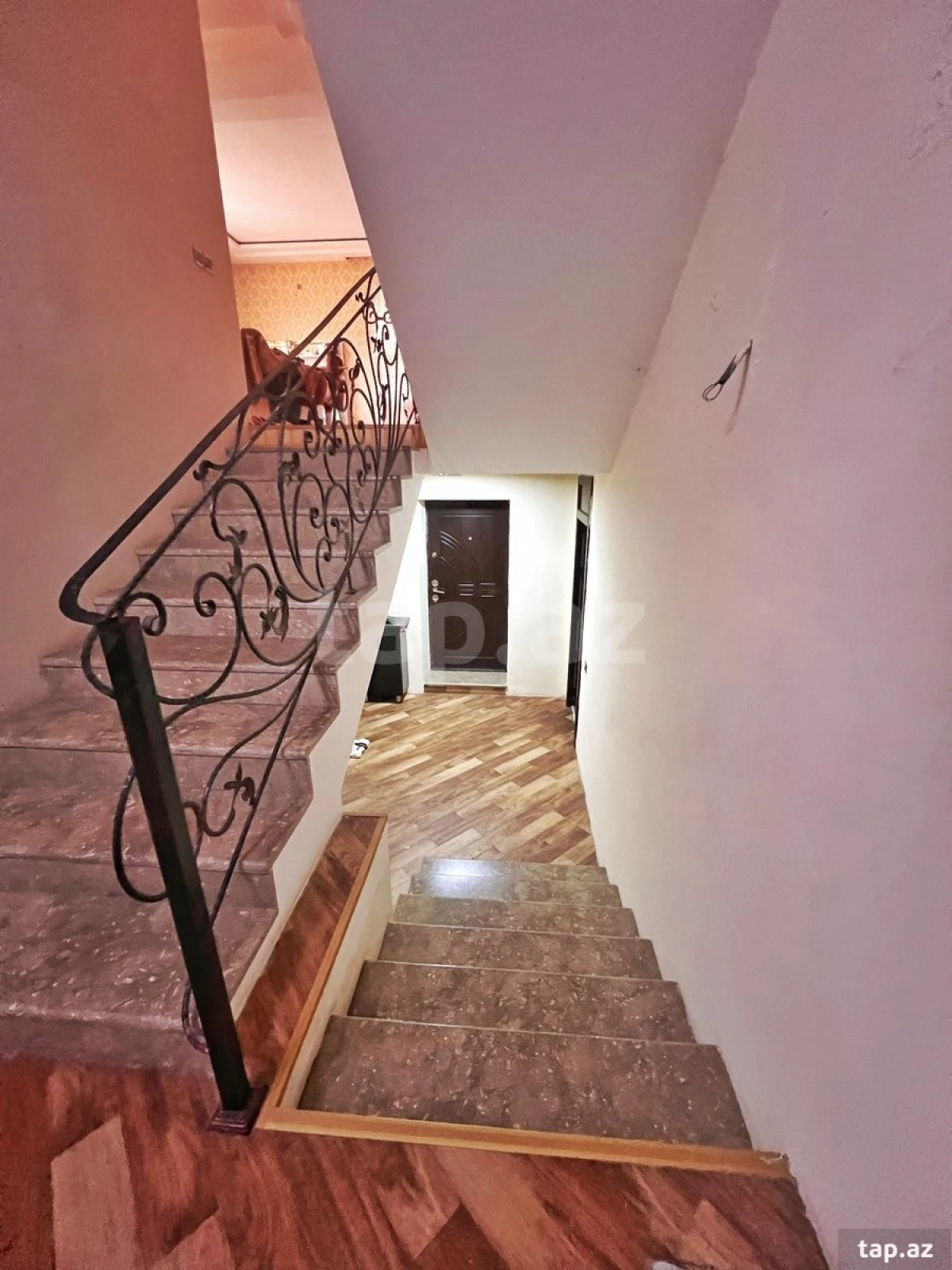 Satılır 5 otaqlı həyət evi