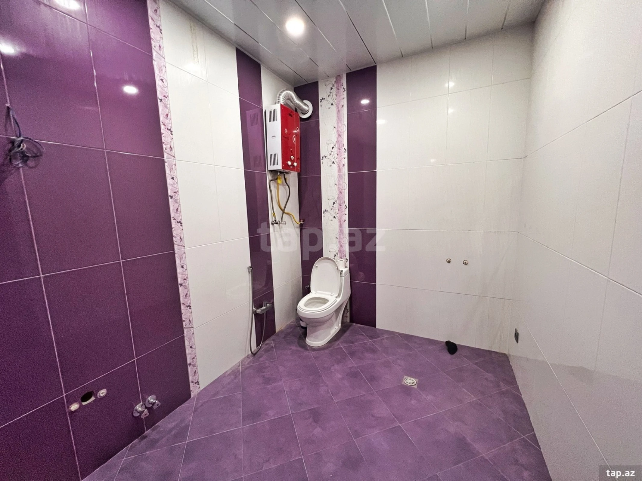 Satılır 5 otaqlı həyət evi