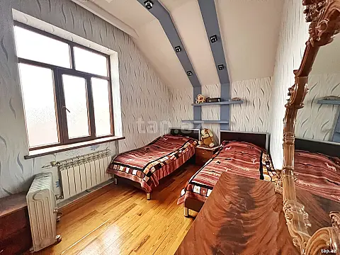 Satılır 5 otaqlı həyət evi