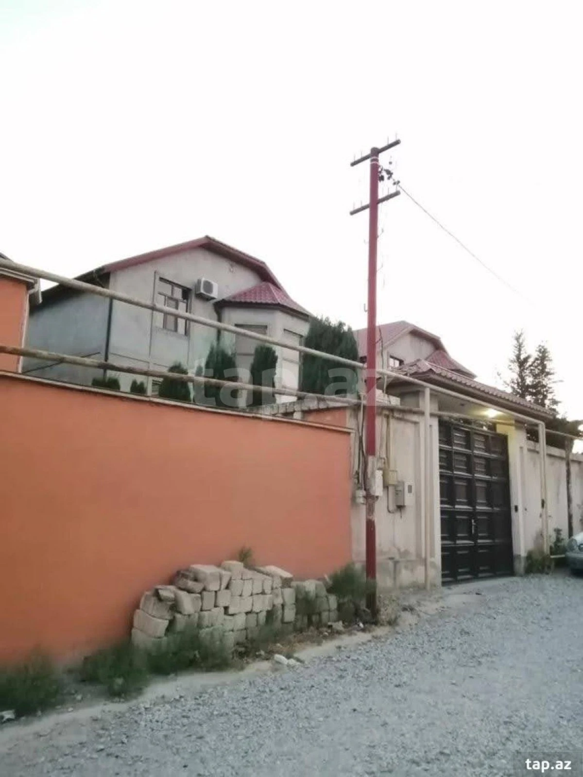 Satılır 5 otaqlı həyət evi